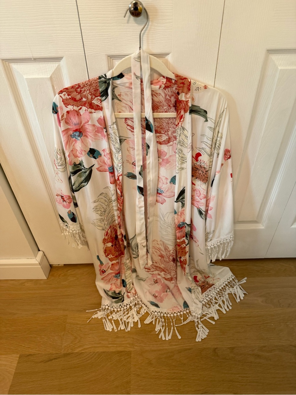 Buddy Grey Floral Tassel Robe - White with Pink & Green